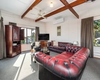 Waterbird Rest - Murray Bridge - Huiskamer
