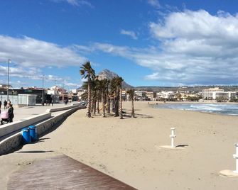 Modern Ground Floor Apartment, Minutes Walk From The Arenal Beach - Javea - Plage