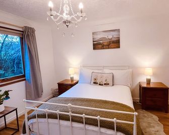 Stylish Garden Flat Near Loch Ness - Drumnadrochit - Bedroom