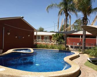 Old Coach Motor Inn Echuca - Echuca - Piscina