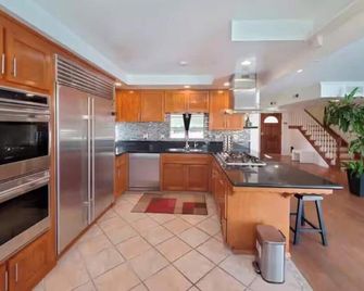 3 Bed/2 Bath-Dogs Ok-Pool-15 Min To Hermosa Beach & Dtla. - Gardena - Mutfak