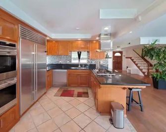 3 Bed/2 Bath-Dogs Ok-Pool-15 Min To Hermosa Beach & Dtla. - Gardena - Cocina