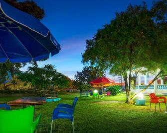 Falls Executive Guest House - Kintampo - Patio