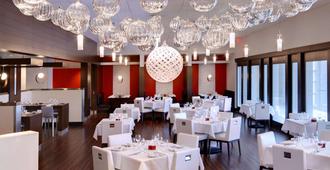 The Hotel At Kirkwood Center - Cedar Rapids - Restaurante