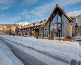 Homestead Inn Banff - Banff - Gebäude