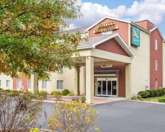 Quality Inn & Suites - Меріден - Будівля