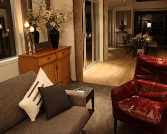 Acacia Cliffs Lodge - Taupo - Living room