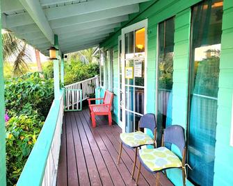 Beachfront Cottage - Gros Islet - Balkon