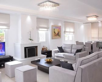Keratea Luxury Villa -Athens Airport - Kalývia Thorikoú