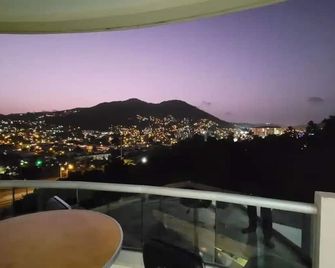 Caribbean Getaway - Port of Spain - Balcony