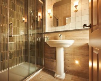 The Rising Sun - Truro - Bathroom