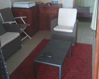 F1 in private residence - Douala - Salon