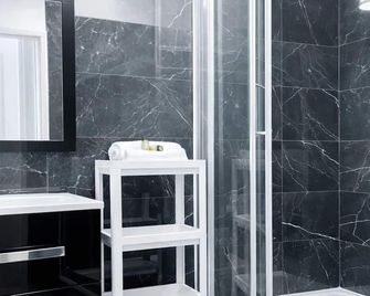 Central Paris - Executive apartment with lift for 8 - Παρίσι - Μπάνιο