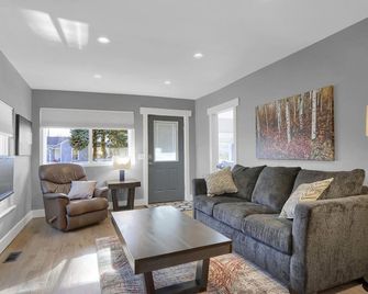 Luxurious, Impeccable Home in Old Colorado City - קולרדו ספרינגס - סלון