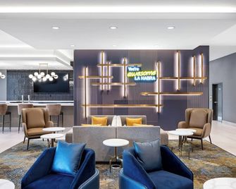 La Quinta Inn & Suites by Wyndham La Habra - La Habra - Lounge