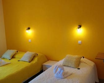 Cafe De Paris - Lesparre-Médoc - Schlafzimmer