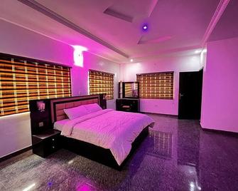 Campdavid Luxury Apartments Ajao Estate Airport Road Lagos 0 8 1 4 0 0 1 3 1 2 5 - Lagos - Bedroom