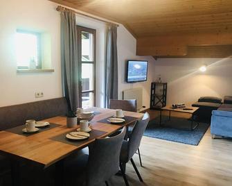 Haus Möschl - Appartement/fewo, Dusche, WC, 2 Schlafräume - Saalfelden - Essbereich