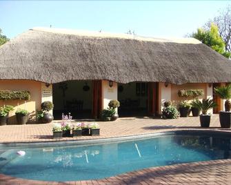 The Lapha Guesthouse and Conference Centre - Dundee - Piscina