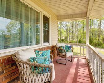 Scottsboro Retreat 4 Mi to Guntersville Lake - Scottsboro - Balcony
