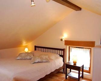 Logis Auberge Du Bord Des Eaux - Saint-Amand-les-Eaux - Chambre