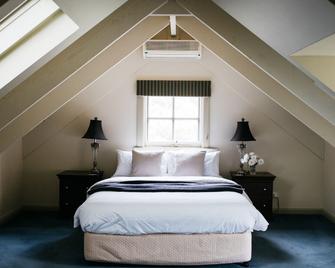 Lawson Lodge - Mount Macedon - Bedroom