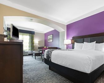 La Quinta Inn & Suites by Wyndham Pearland - Houston South - Pearland - Makuuhuone