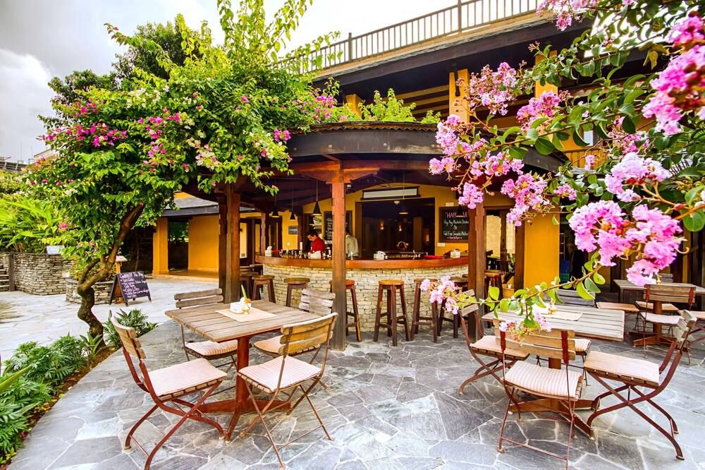 تيمبل تري ريزورت آند سبا، بوكهارا - بوخارا - شرفة مرصوفة