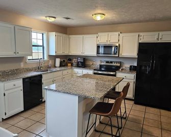 The Riverbend House, 3 bedroom, 2 bath home in Hickman / Armorel - Blytheville - Keuken