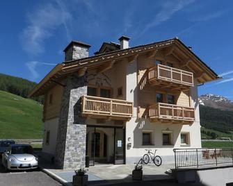 B&B Ecohotel Chalet des Alpes - Livigno - Edificio