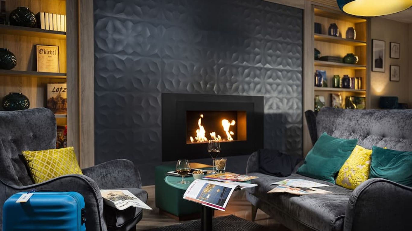 ثري كورنرز لايفستيل هوتل