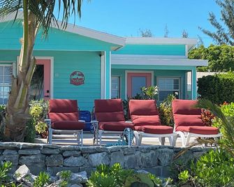 Exuma Sol - Stunning Views from this Oceanfront Beach Cottage - Georgetown - Terasa