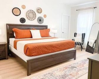 10 Guest-5 Beds-Pickleball-Basketball-Weber Grill - San Antonio - Habitación