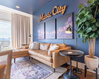 The Broadway Lounge - Dual Townhomes + 3 Mins to Downtown - Nashville
