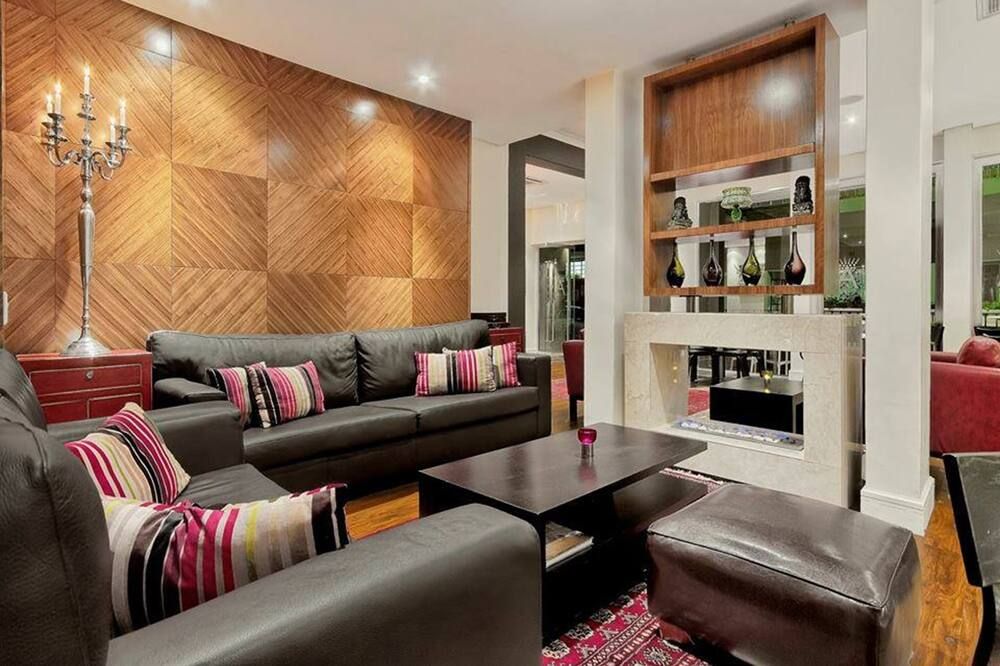 Lounge view of Ascot Boutique Hotel