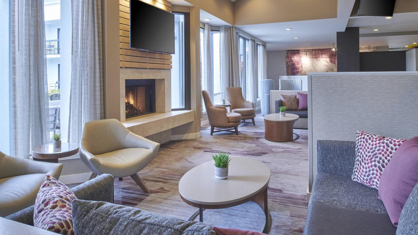 Courtyard by Marriott Detroit Troy