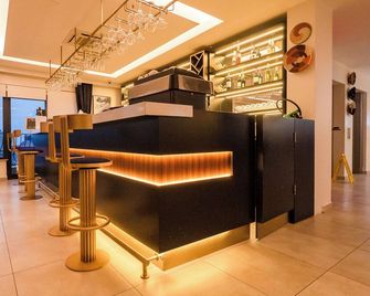 Souare Premium Hotel - קונקרי