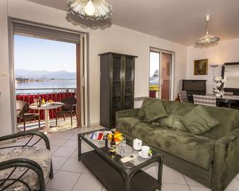 Hotel le Dauphin - אז'אקסיו - סלון