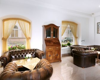 Hotel Ruze - Carlsbad - Living room