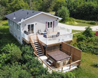 !!hot Tub!! - Edge Of Gros Morne Park - Explorers, Family & Snowmobilers Home - Deer Lake - Budova