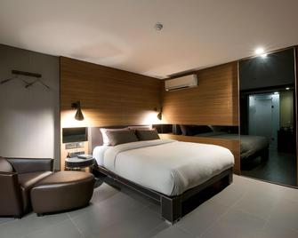 Seocho Nineth Hotel - Seoul - Phòng ngủ