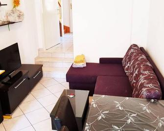 Croparadise Hostel & Apartments - Split - Living room