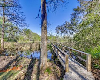 Lucky 8 Lake House in Bainbridge with Private Dock - Bainbridge - Außenansicht