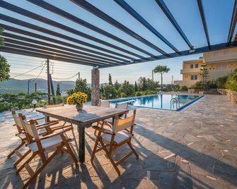 Villa Adamite (2 bedrooms) - Kato Poseidonia - Piscina
