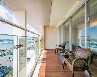 ناها طوكيو راي هوتل - ناها - شرفة