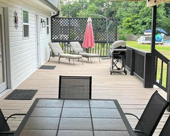 Huntersville House 3 bedrooms 2 baths - Huntersville - Patio