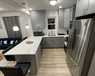Modern Luxury Apartment Near Nyc - Jersey City - Kitchen