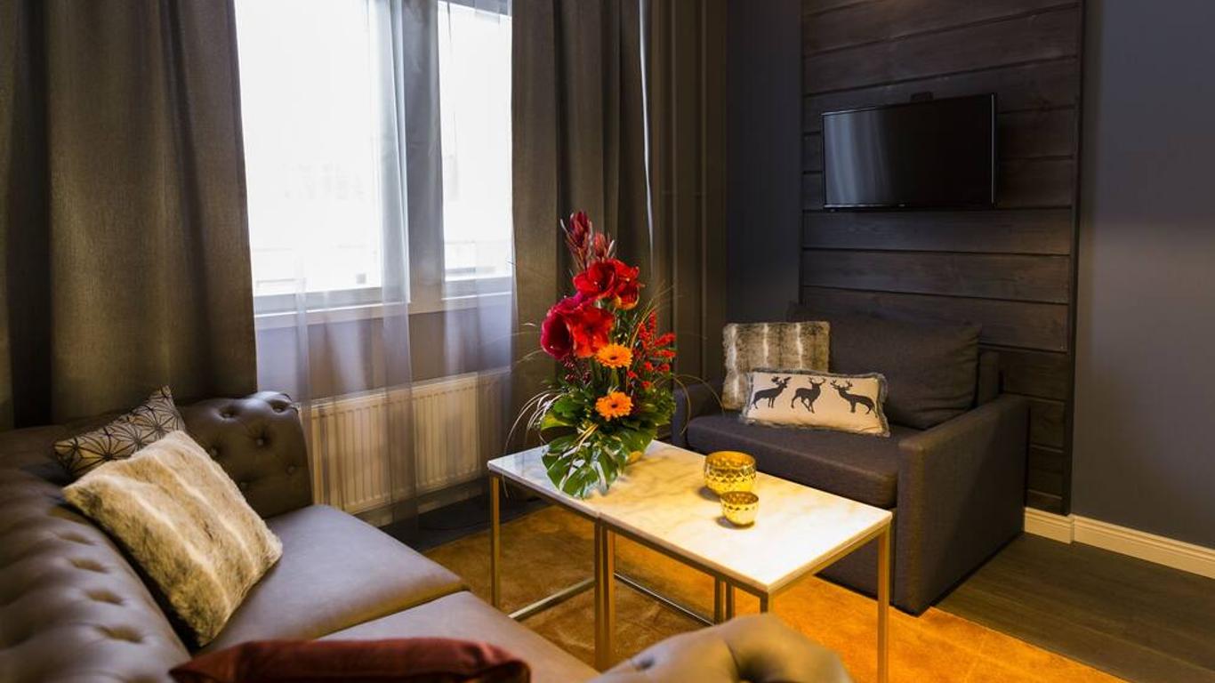 Golden Circle Suites