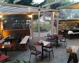 Rentrooms Thessaloniki - סלוניקי - מסעדה