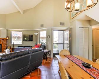 Borrego Springs Condo w/ Private Hot Tub & Views! - Borrego Springs - Obývací pokoj